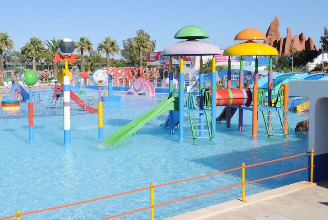 山东某村书记百万建设水上乐园引热议，其书记是咋回应的？