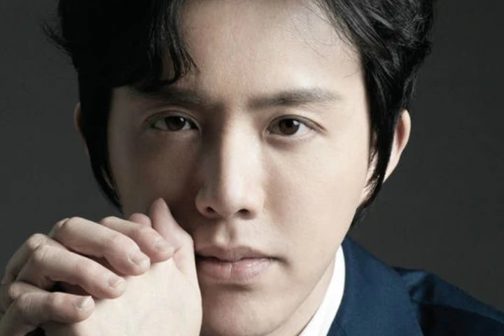 有哪些明星会弹钢琴