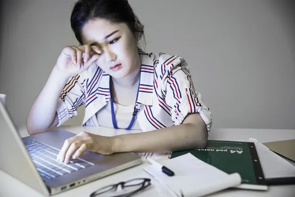 清华大学48岁副教授程朋病逝，为何年轻人的健康难以得到保障？