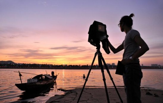 “照像”和“照相”有什么区别？哪个更标准？谢谢！