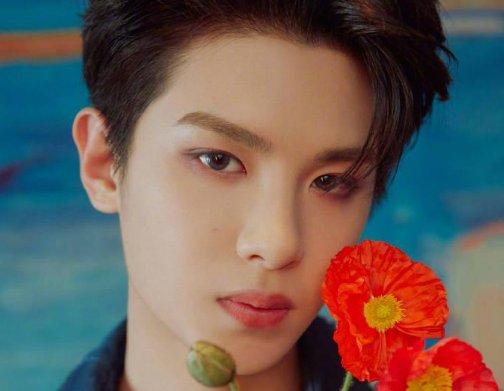 黄明昊走秀假摔，这是为了节目效果吗？