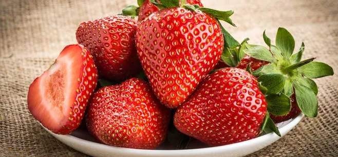 草莓英语怎么读