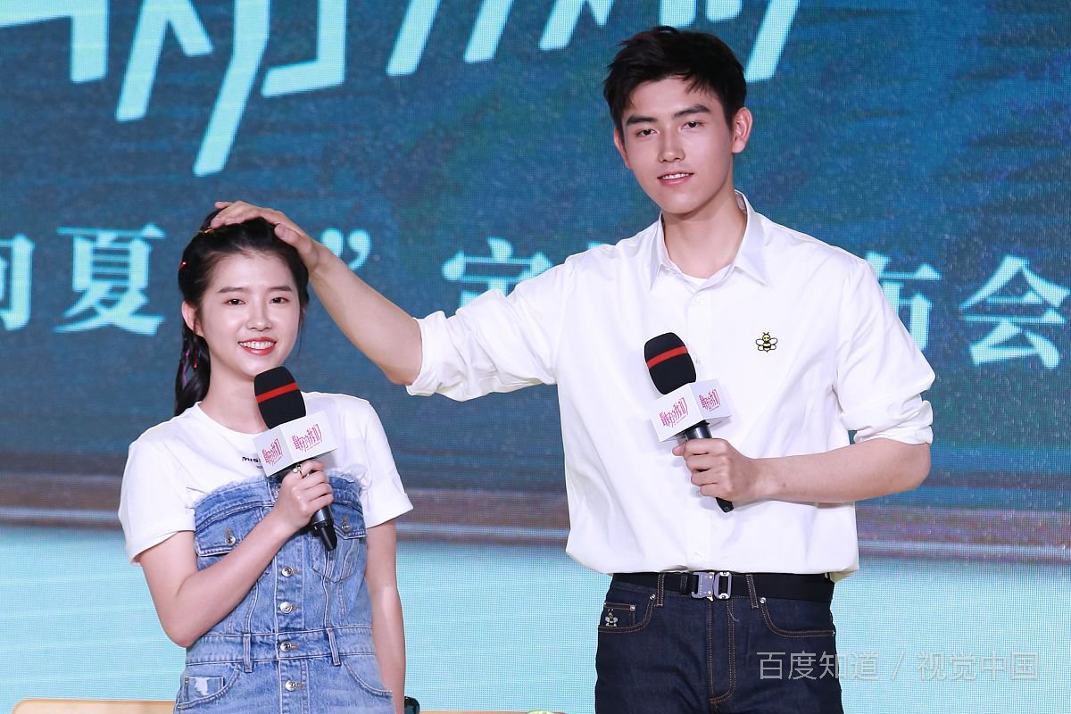 男生会摸女生头是出于什么心理？