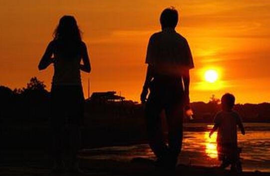 袁弘儿子在国际不打小孩日捣蛋,网友评论到底有多损?