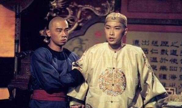 《鹿鼎记》中韦小宝都有哪些身份?