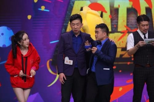 尚筱菊晒照宣布当爸，岳云鹏为什么说：给小孙子买点啥呢?