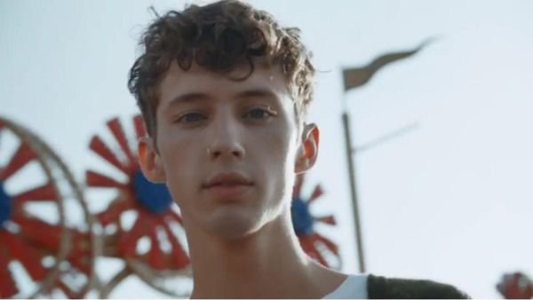 Troye sivan的Troye怎么读,要读音!!!