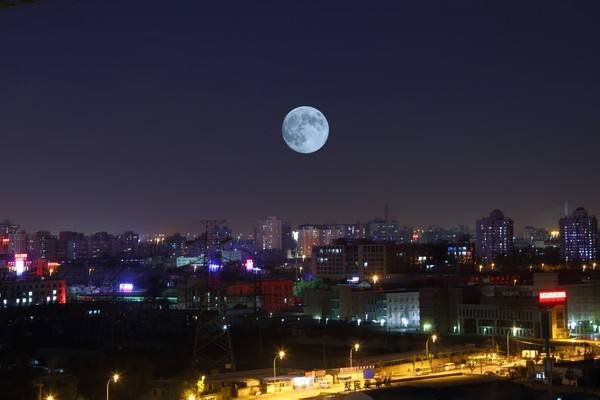 为什么说“十五的月亮,十六圆”