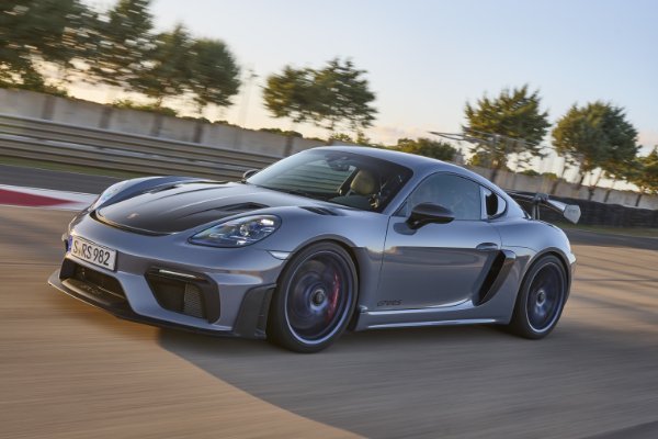 保时捷996是什么年代的