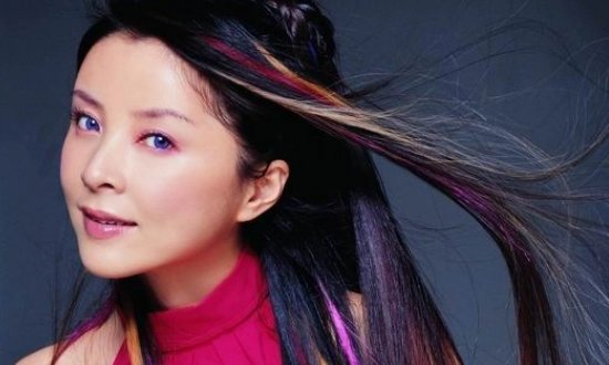 眉佳和周洁怎么不同姓？