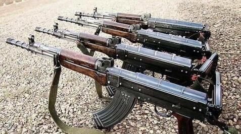 为什么81式步枪叫做81杠？