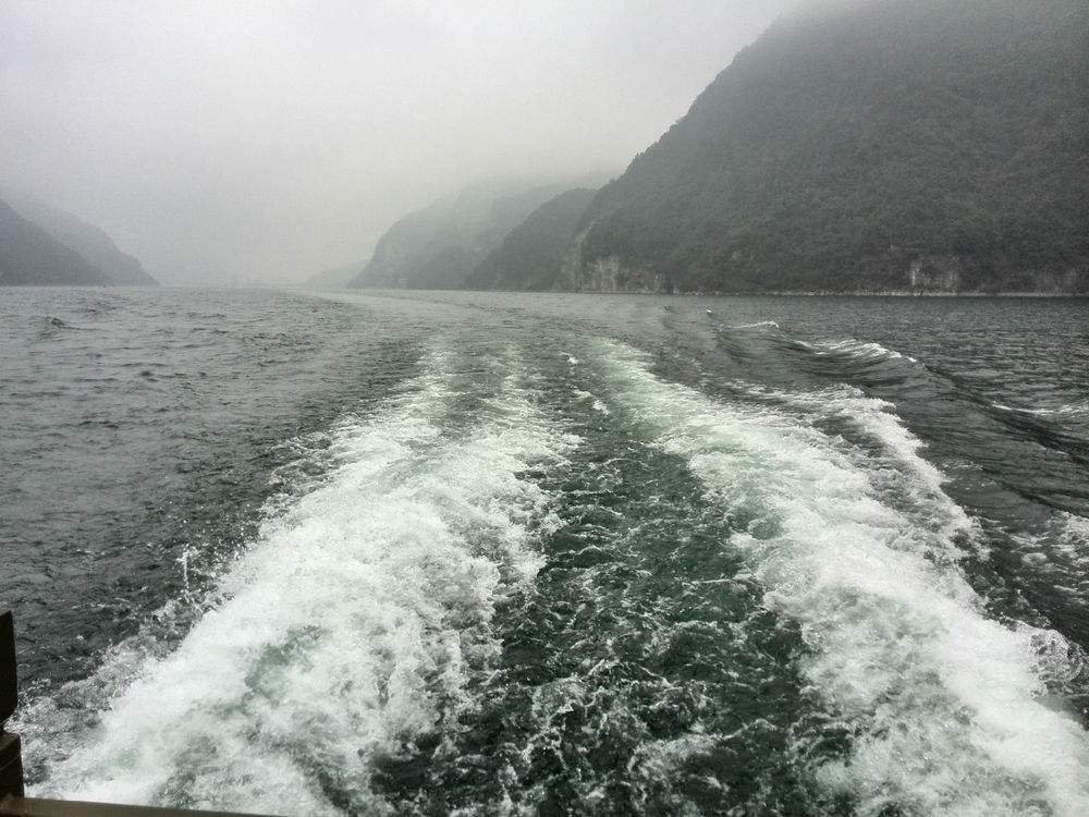 长江，黄河注入什么海