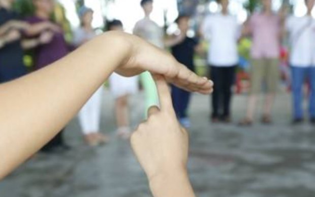 抓手指游戏规则是什么？