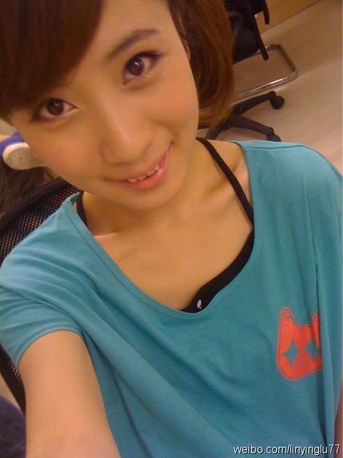 上海哈哈少儿频道主持哈哈小店的璐璐姐姐叫什么？，有没有图的