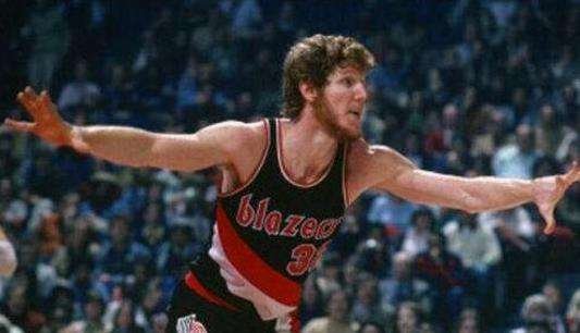 卢克-沃顿的职业生涯有什么经历？