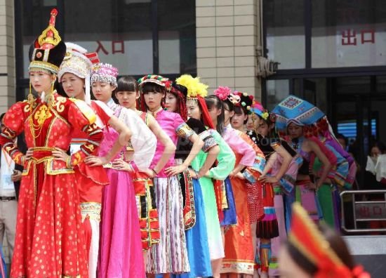 中国为什么称南方北方人,不称东方人跟西方人?