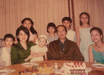 赌王三太年轻的时候到底有多漂亮？