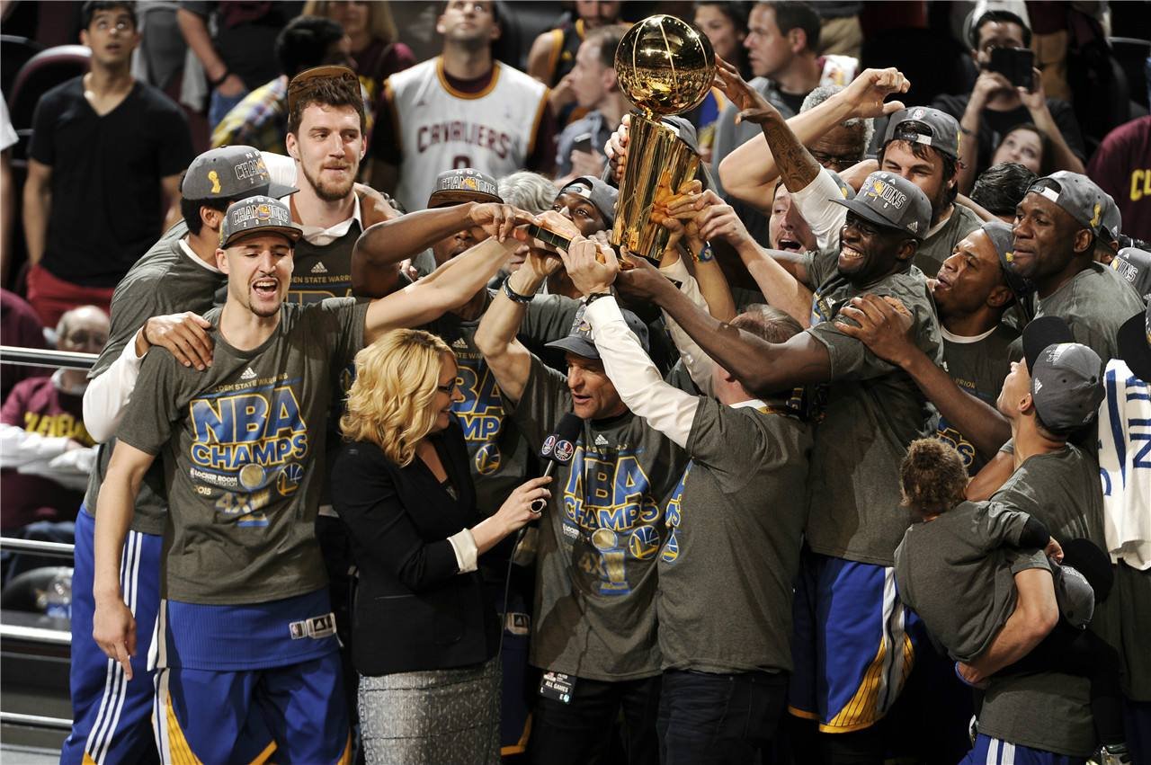 卢克-沃顿的职业生涯有什么经历？