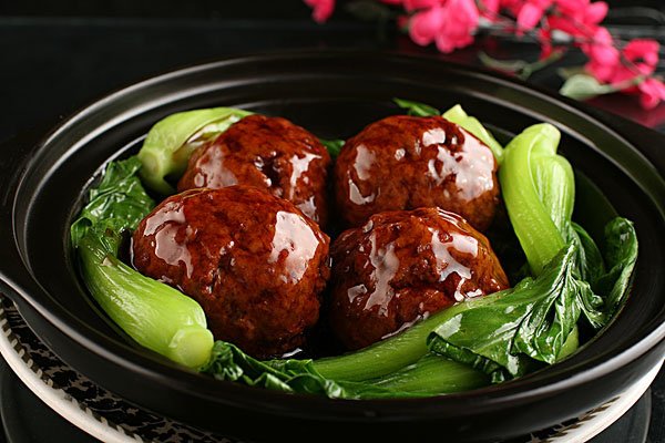 红烧狮子头是怎么做出来的?