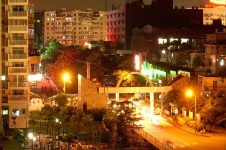 霓虹灯下的夜晚的句子有哪些？