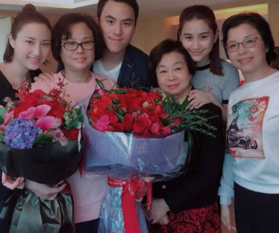 赌王三太年轻的时候到底有多漂亮？