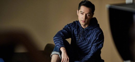 胡歌留了长发是不是让人感觉儒雅帅气?