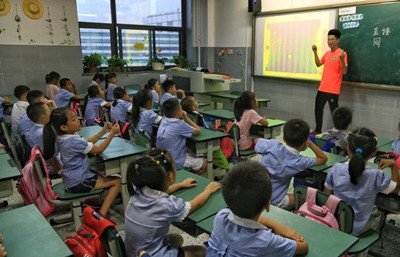 有网友反映教师招聘男考生4分进复审，教育局对此有何回应？