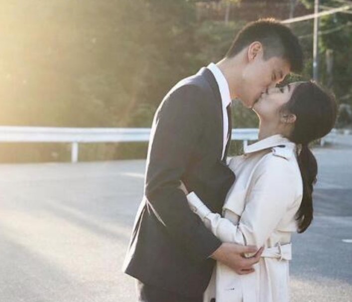 梁家辉女儿嫁给了谁？