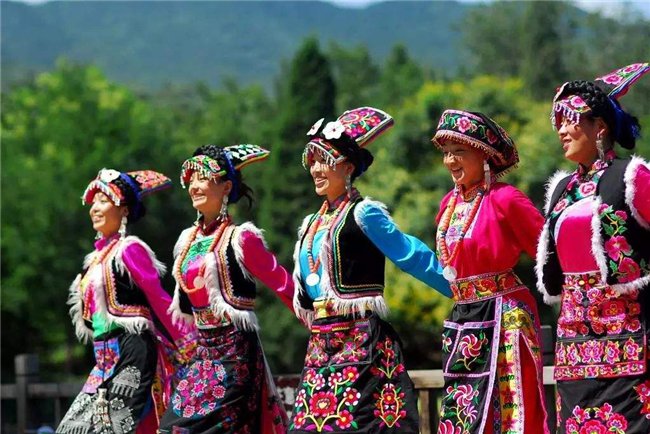 中国为什么称南方北方人,不称东方人跟西方人?