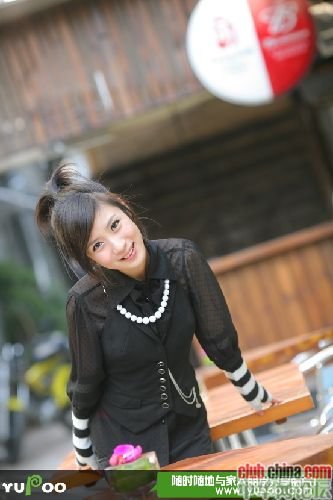 上海哈哈少儿频道主持哈哈小店的璐璐姐姐叫什么？，有没有图的