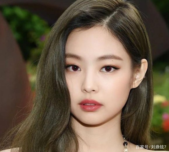 权志龙交往过的几位女友都是厌世脸，哪一位更胜一筹呢？