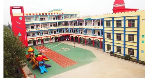 湖南株洲一男童从幼儿园楼上坠落，为何会出现这样的情况？