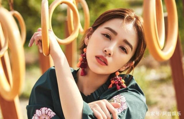 她与阚清子同时出道,7年前阚清子给她做配,白冰如今怎样了?