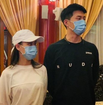 赌王三太年轻的时候到底有多漂亮？