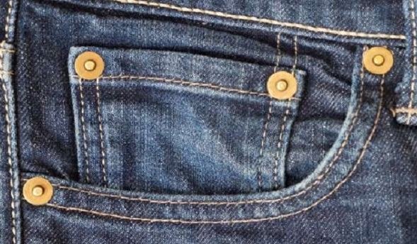 大家知道牛仔裤的小口袋设计是什么作用吗？