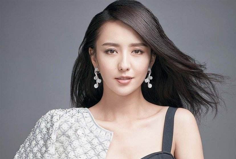 你的前女友有了新男朋友，你的心里会是什么感受？