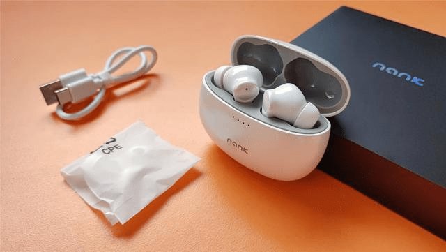 入耳式耳机和耳塞式耳机哪个好？