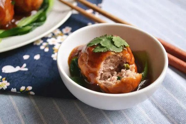 红烧狮子头是怎么做出来的?