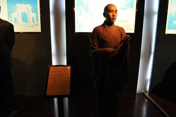 苏曼殊是何许人？为何自封“糖僧”？