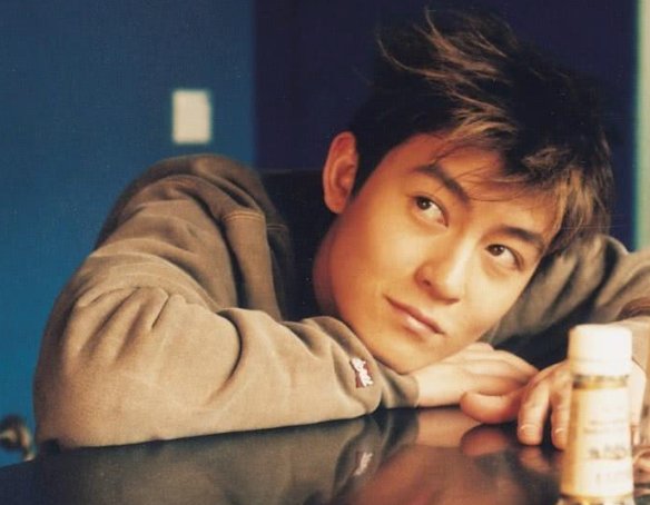 周杰伦：我当年被F4围攻没人敢插手相助，只有他抄起凳子就上！他是谁？