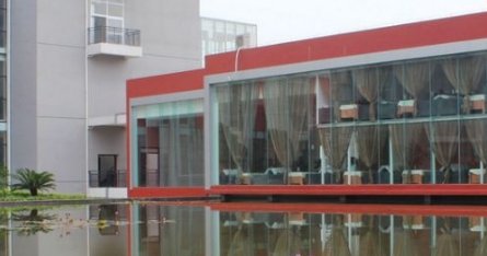 老人为何愿意坚守54年升旗？这背后该有多强大的国家？