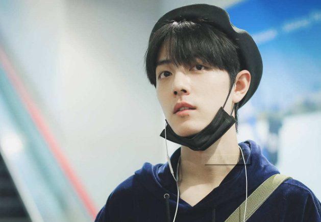 粉丝凭瞳孔倒影找到偶像住所，为何会出现这种“显微镜”粉丝？