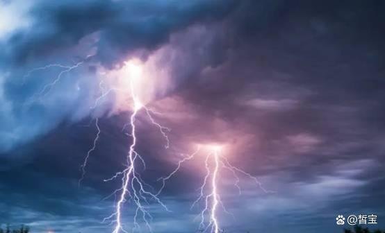 王源晒打雷闪电天气的视频，雷雨天气如何防范被雷击中？