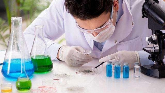 美国FDA暂时叫停强生疫苗在美国的使用,究竟是为何?