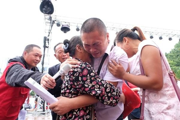 被拐儿童找回后将生母拉黑,孩子为何会做出这样的选择?