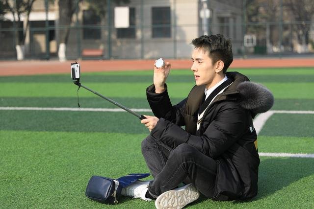李佳琦是个什么鬼