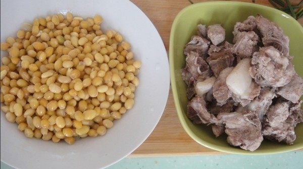 黄豆排骨怎么做好吃，黄豆排骨的家常做法