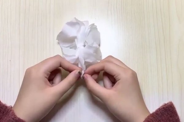 怎么折扫墓时用的小白花？