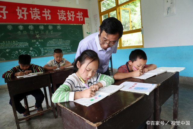 委员建议提升中小学男教师比例,为何中小学男教师普遍较少?