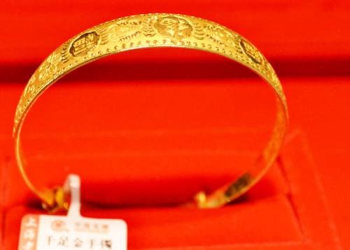 42克金手镯洗完只剩22克,他们用的什么技术偷天换日?